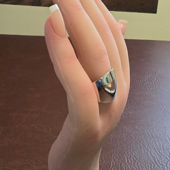 Lia Sophia Silver Screen Dome Ring (Silver Tone) - Picture 2 of 9